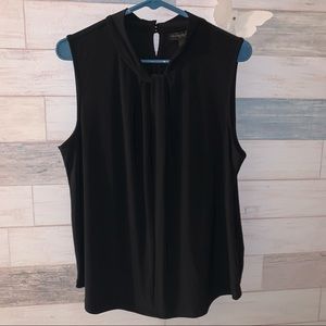 Donna Karan Knotted Keyhole Top